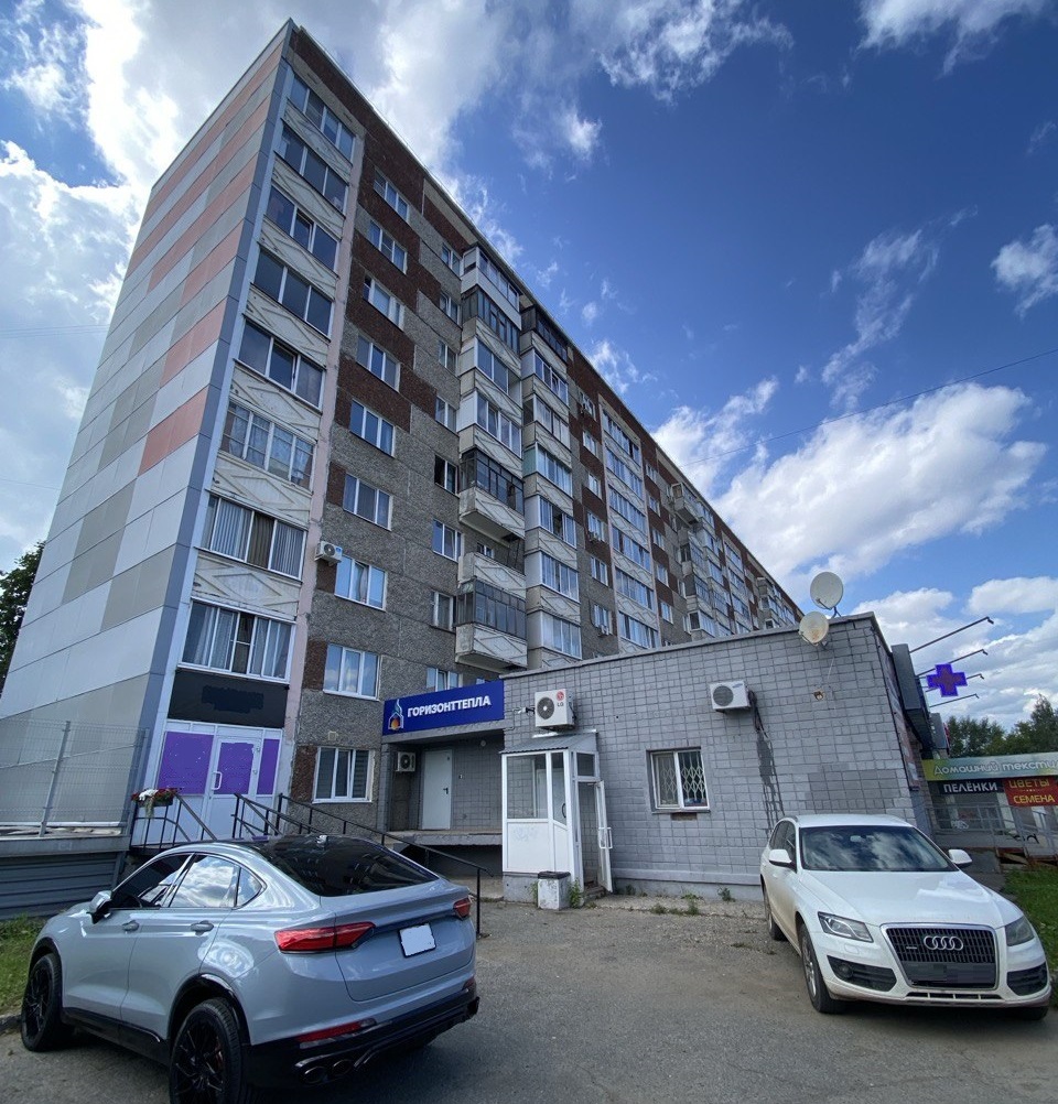 Вход в офис ГоризонтТепла — ориентир на месте